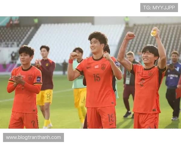 中国足球队迎战日本队 关键战役备受关注