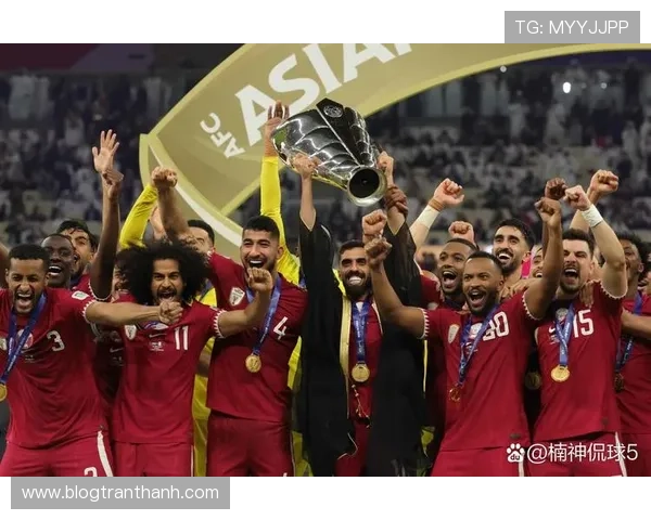 罗马主帅战术安排引发争议,球队近期战绩波动体现阶段性影响 罗马主帅战术安排引发争议,球队近期战绩波动体现阶段性影响