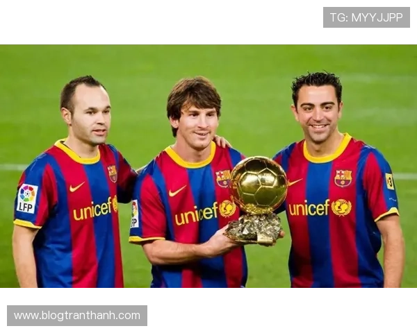 梅西与伊涅斯塔中场组织能力及战术角色对比分析 梅西与伊涅斯塔中场组织能力及战术角色对比分析