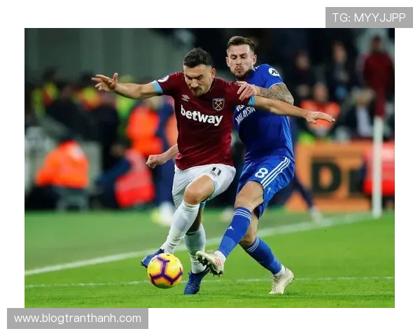 切尔西强强对话中竞争力难以保持,当前阶段表现波动对赛季走势形成制约 切尔西强强对话中竞争力难以保持,当前阶段表现波动对赛季走势形成制约